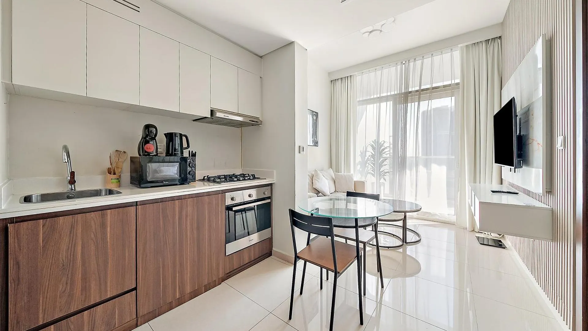 Beautiful Canal View 1-Bedroom Apartment In The Heart Of Business Bay Dubai 0*,  United Arab Emirates